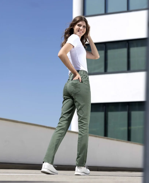 Obrazek Damskie spodnie ARDON®JASVENA w kolorze khaki