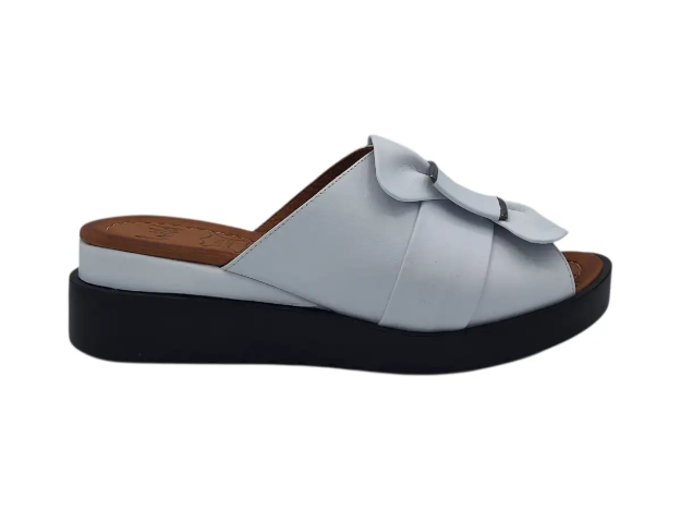 Obrazek Wild 037-349-53 Damskie kapcie białe